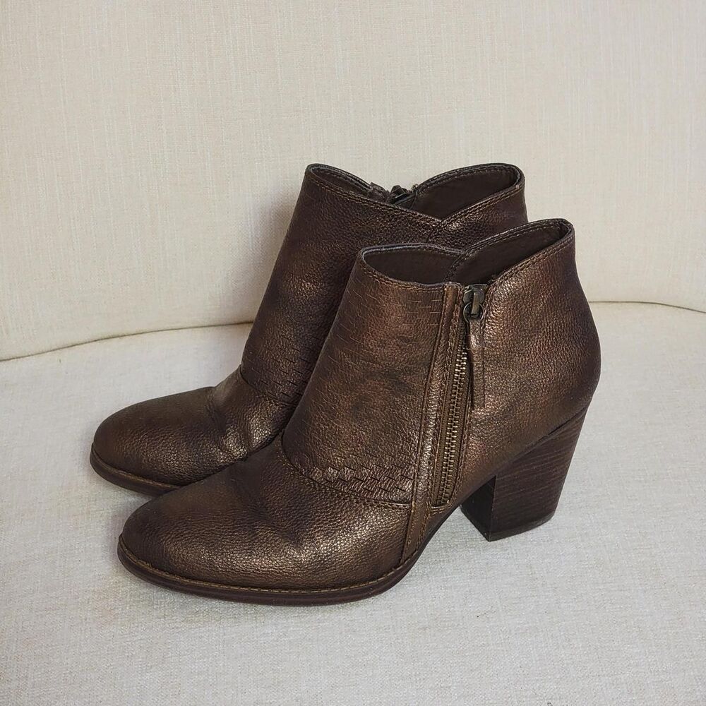 Baretraps Women's Brown Ankle Boots